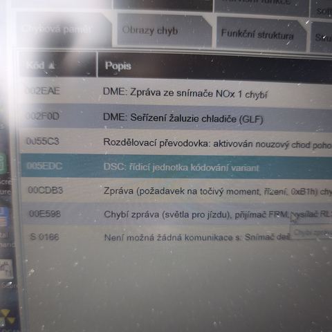 Načítanie chybovej pamäte — DME, DSC, rozdeľovacia prevodovka